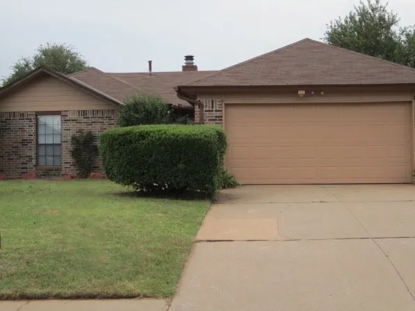 2701 Pennington Ave, Edmond, OK 73012