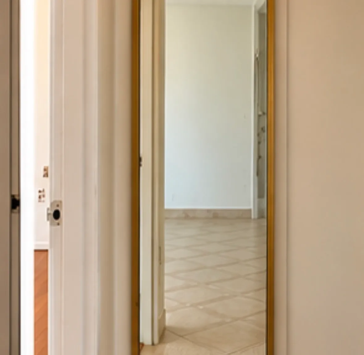 1 bed, 1.5 bath, 930 sqft, $1,800 — Photo 3