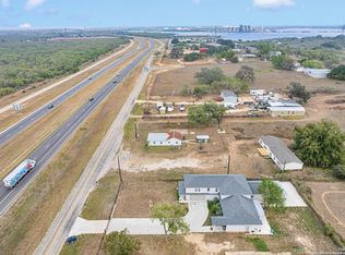 18460 S Ih 37, Elmendorf, TX 78112