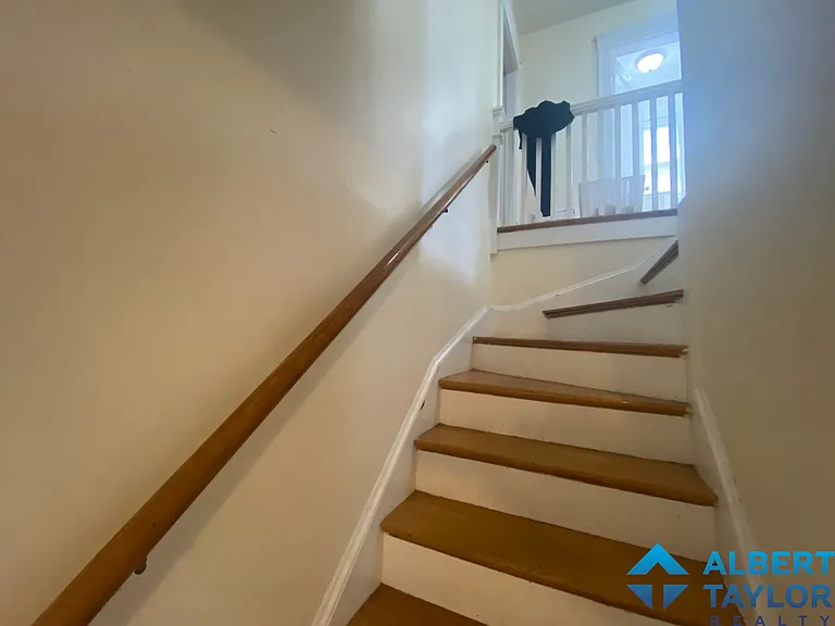 12 Gerald Rd — Photo 1