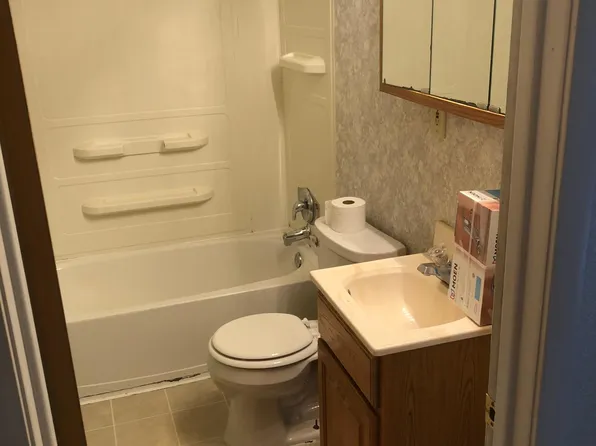 1249 11th St N, Fargo, ND 58102