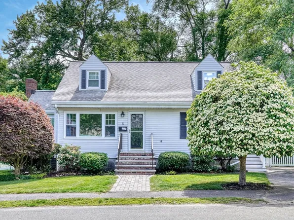 5 Kays Rd, Stoneham, MA 02180