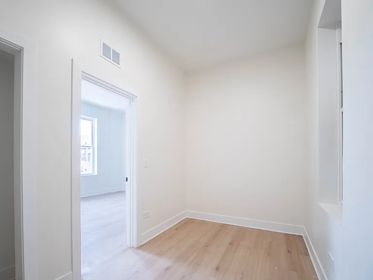 2753 W Chicago Ave #2 — Photo 11