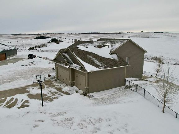 3rd image of 4 Bollmeyer Ave