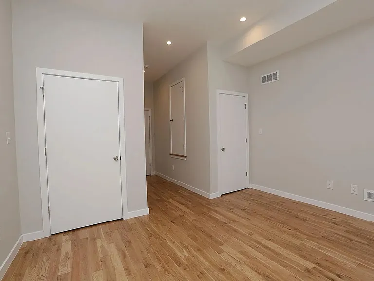 6 N 42nd St #2 — Photo 9