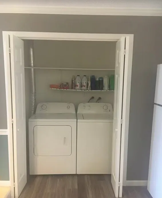 2 bed, 1015 sqft, $2,300 — Photo 3