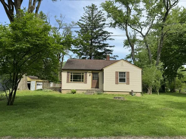 14800 Marquette Dr, Three Oaks, MI 49128