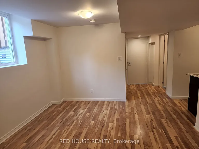 21B Balsam St S — Photo 7
