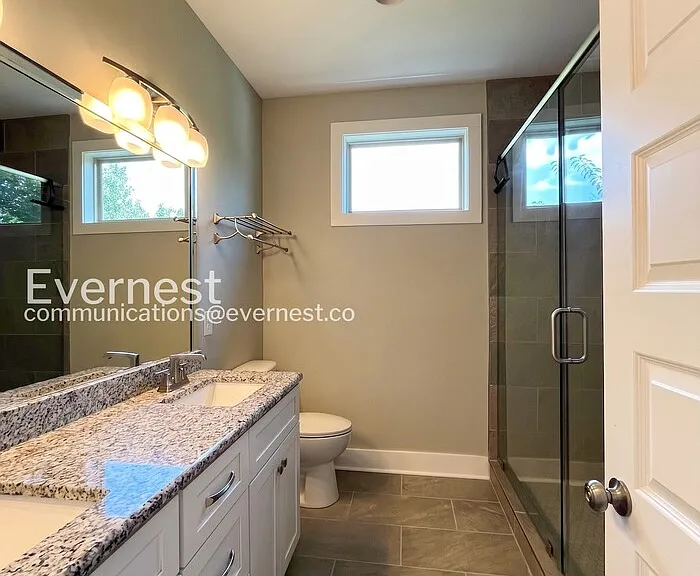 2115 Burns St — Photo 18