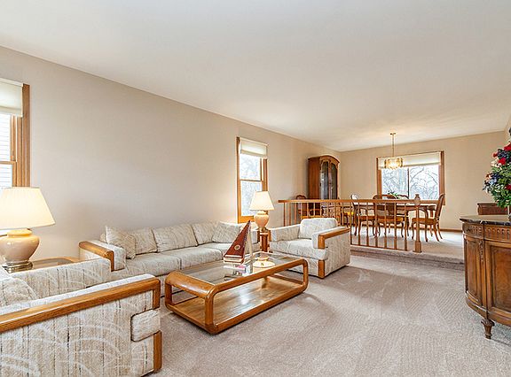 3rd image of 1713 Green River Dr