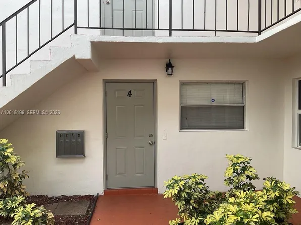 3090 Coral Springs Dr APT 4, Pompano Beach, FL 33065