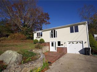 3 Linda Ct, Coventry, RI 02816