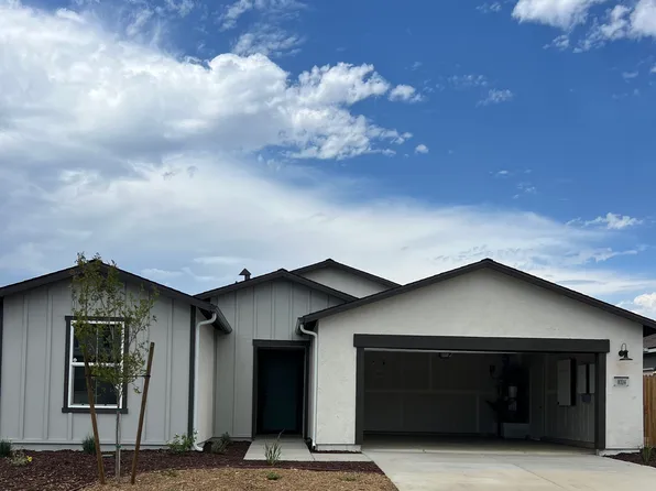 1024 E Packwood Ave, Visalia, CA 93292