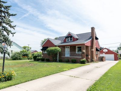1716 Nicholson St, Crest Hill, IL, 60403