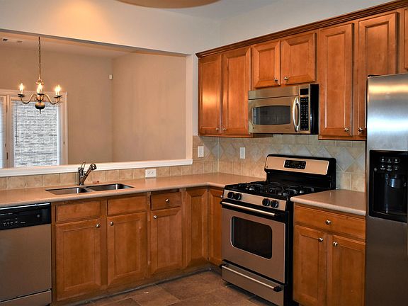 4th image of 155 Finchley Dr
