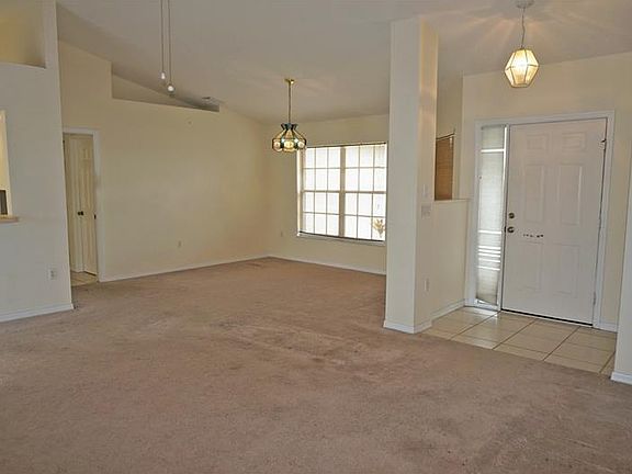 4th image of 24422 Nicobar Ln