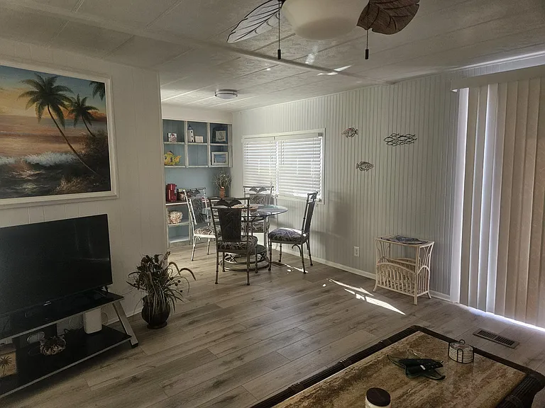 12170 Palm Dr — Photo 4