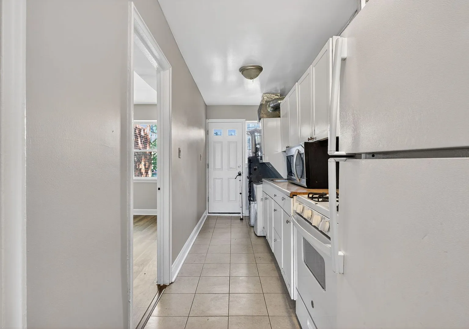 1BD 1BA with Refreshed Interior & In-Unit Laundry — Photo 3
