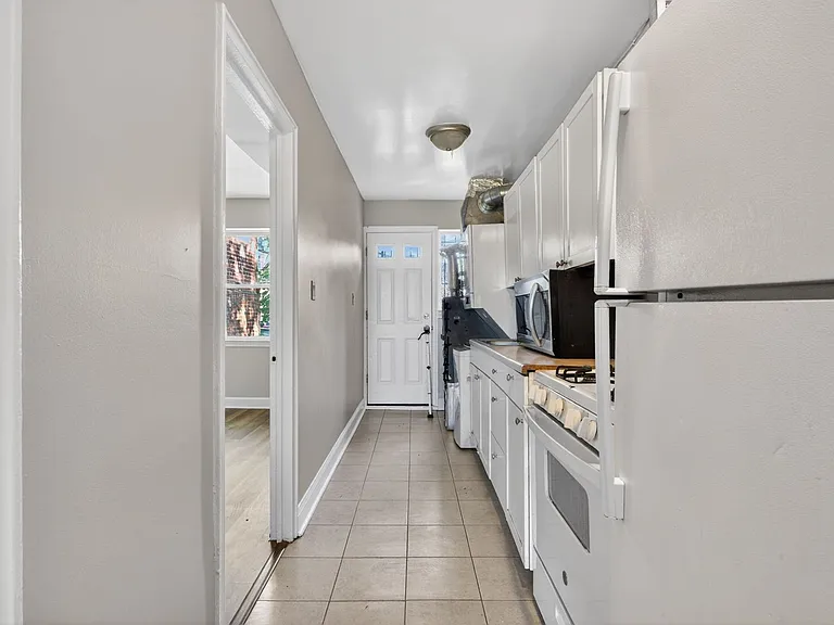 1714 Gales St NE — Photo 8