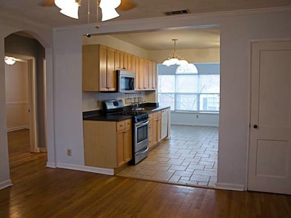2nd image of 1175 Church St SE