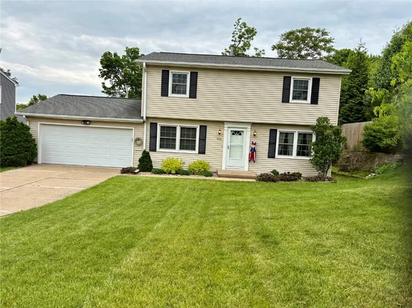 832 17th St SE, Cedar Rapids, IA 52403