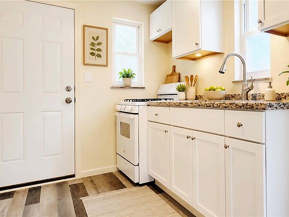 4th image of 1152 Woodbine St