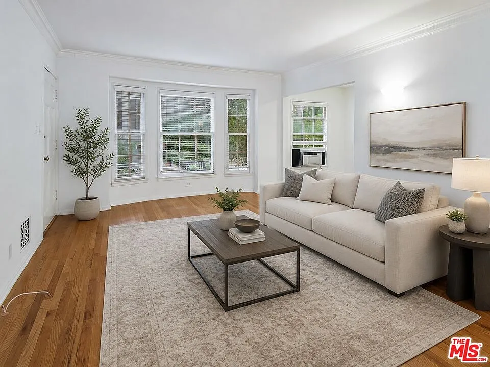 1 bed, 1.0 bath, $2,595 — Photo 2