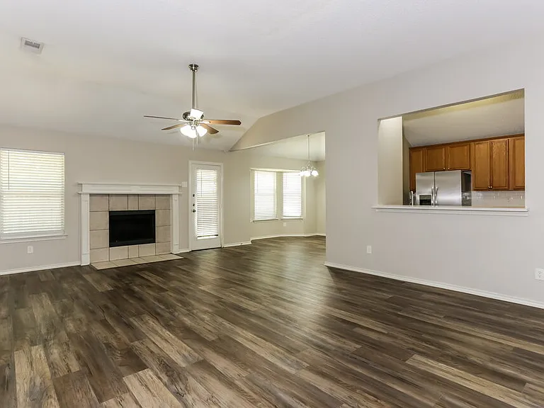 1512 Fern Dr — Photo 5