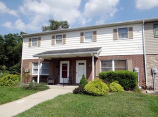 22 Surrey Dr, Chambersburg, PA 17201