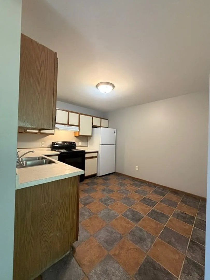 1103 Glades — Photo 4