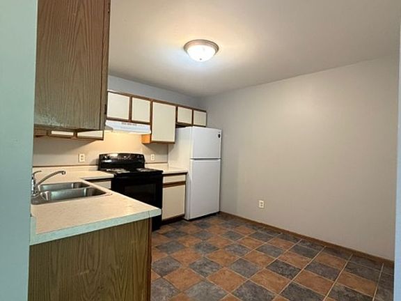 4th image of 1103 Glades Dr #5