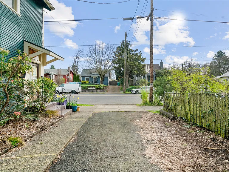 7015 N Greeley Ave #B — Photo 13