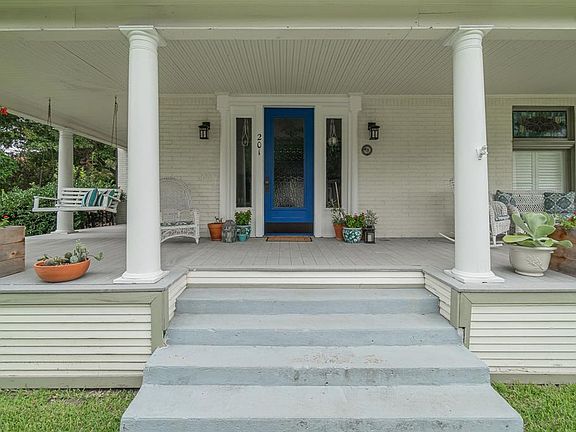 2nd image of 201 N Waddill St
