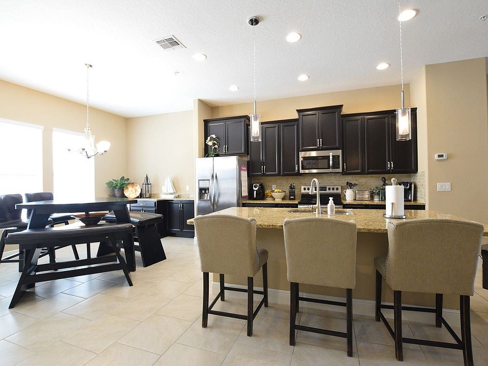 1st image of 2821 Lobelia Dr