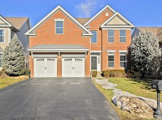 405 Vassar Pl, Fishkill, NY 12524