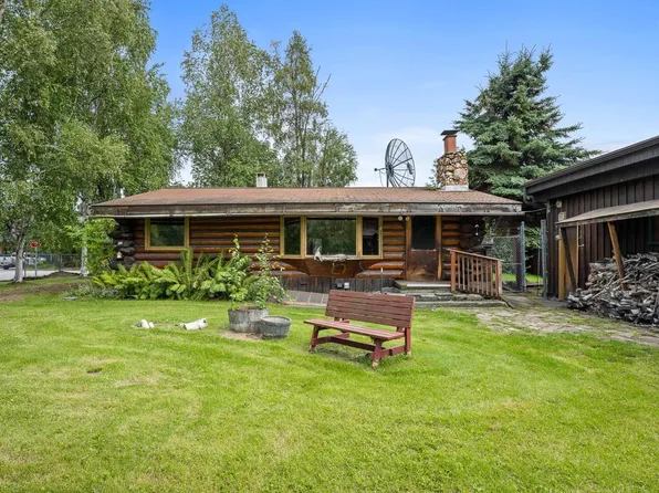 1085 Coppet St, Fairbanks, AK 99709