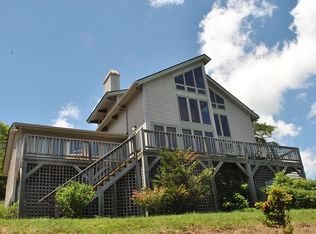 5 Berry Patch Ln, Canton, NC 28716