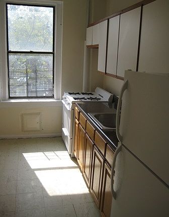 2nd image of 1165 Pugsley Ave APT E2