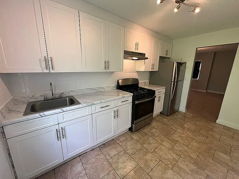 70 Crawford St #16 — Photo 3