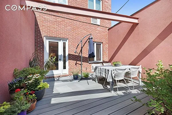 Sold by Compass | media 8