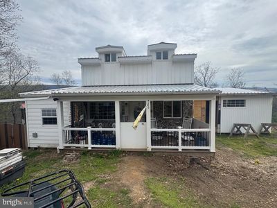 1821 Bears Lope Ln, Great Cacapon, WV 25422