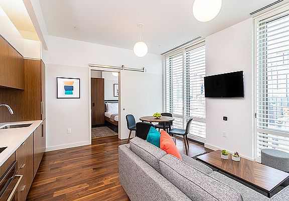 4th image of 400 W 42nd St #27E
