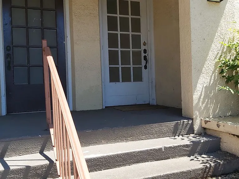 Avondale Apartments — Photo 48