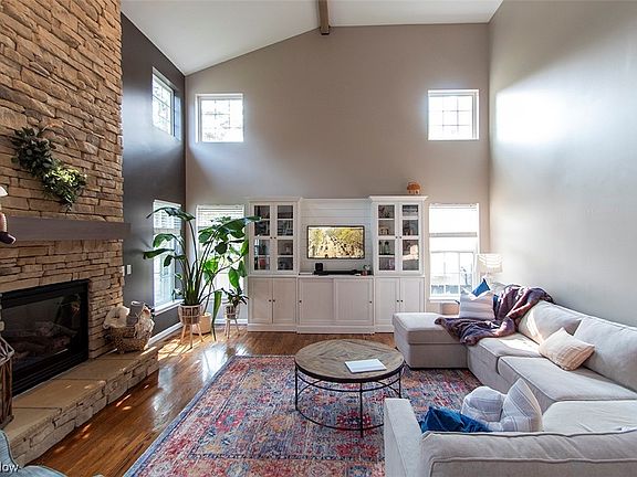 3rd image of 6071 Triple Crown Dr