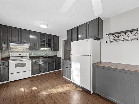 5th image of 3139 Stratford Ln SW