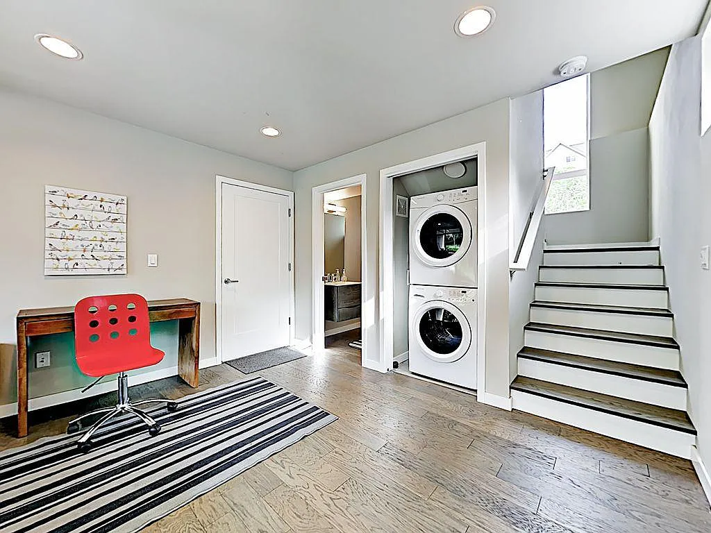 Building Photo - 2806 S Charles St #D