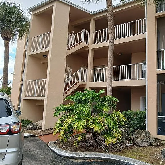 15300 SW 106th Ter #520 — Photo 34