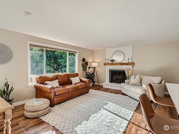 4th image of 7721 182nd Avenue E
