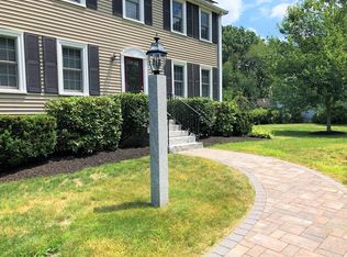 405 Oak St, Franklin, MA 02038