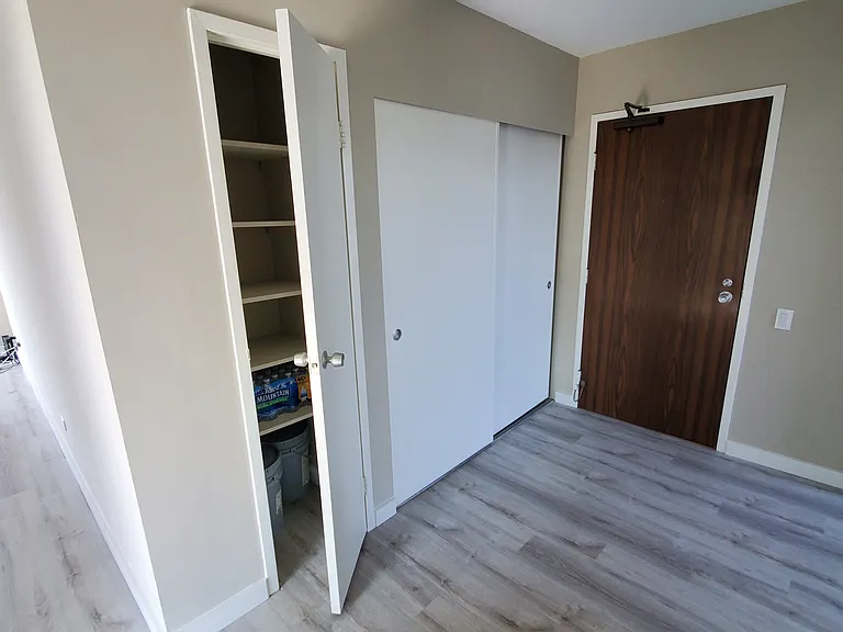 1555 N Dearborn Pkwy #27E — Photo 12